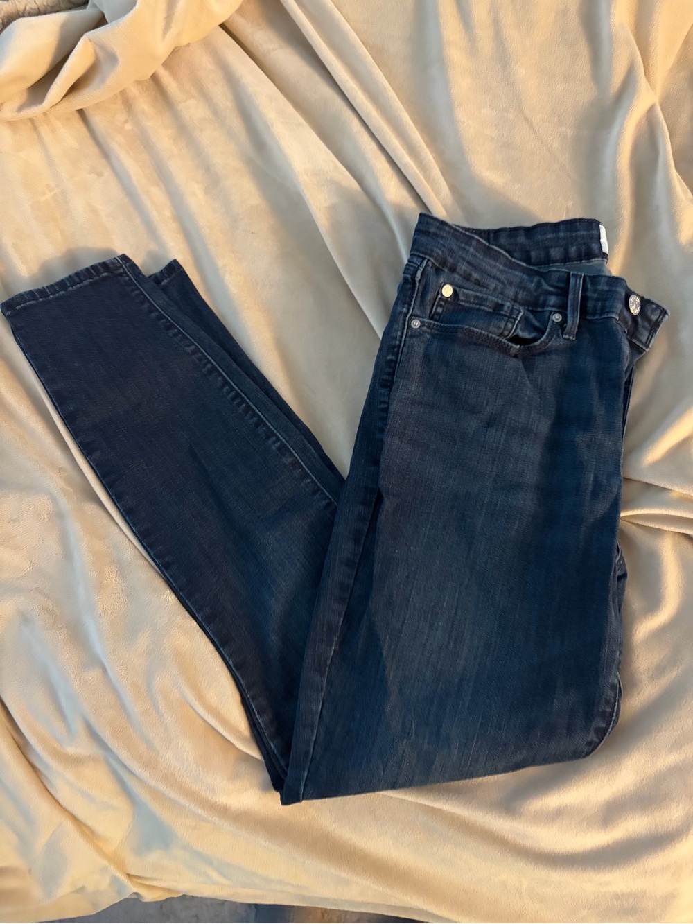 Classic Dark Wash Women's Jeans - Slim Fit